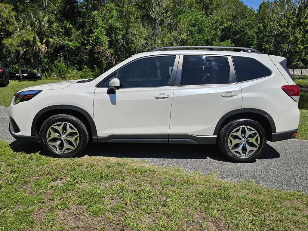 2023 Subaru Forester Image 2