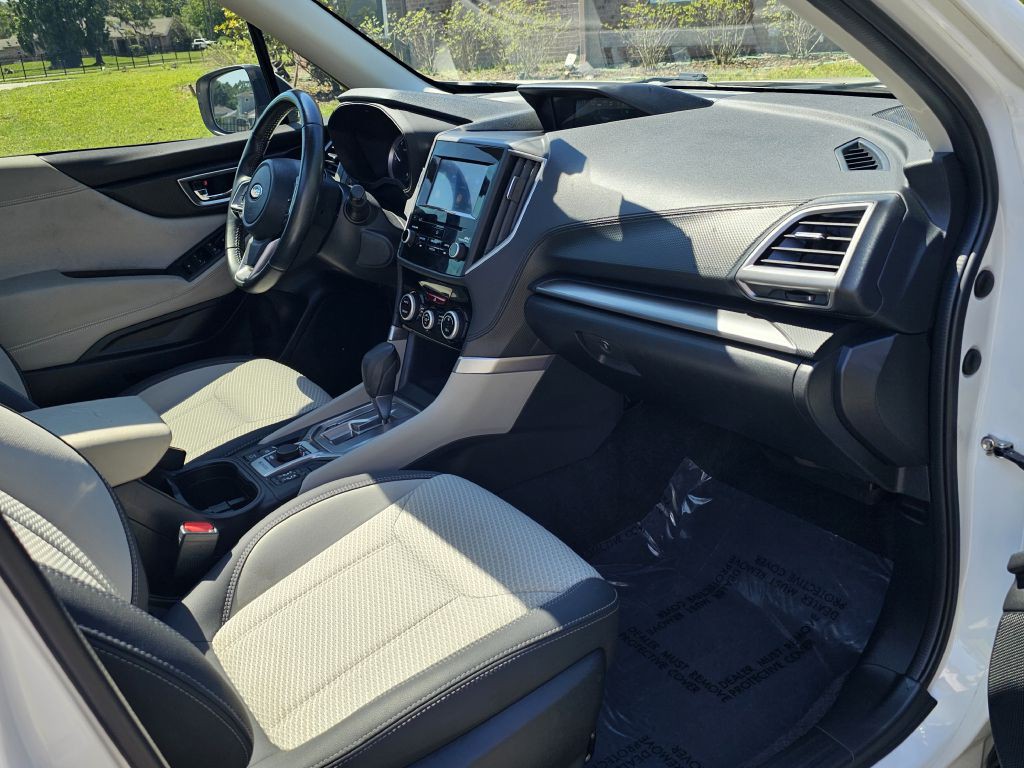2023 Subaru Forester Image 18