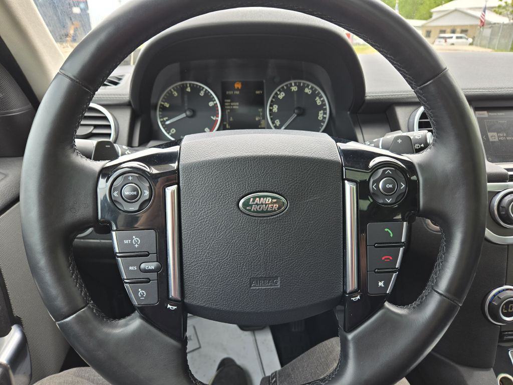 2016 Land Rover LR4 Image 18