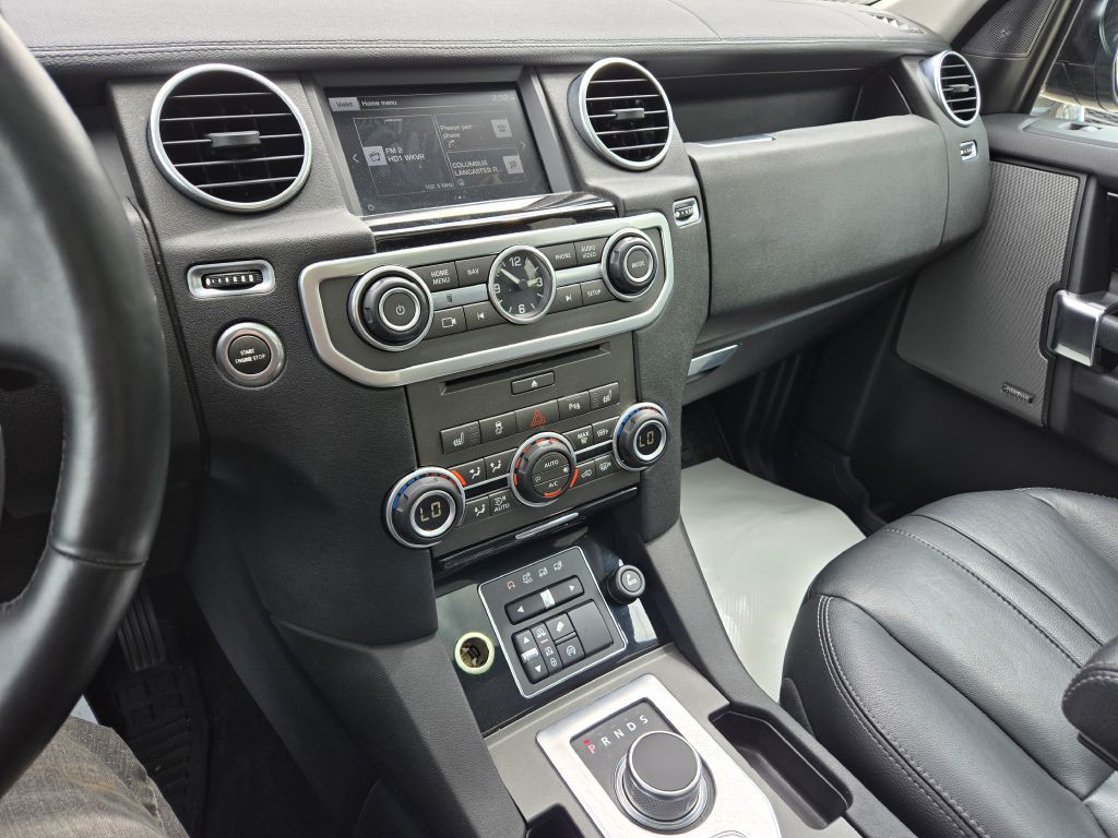 2016 Land Rover LR4 Image 19