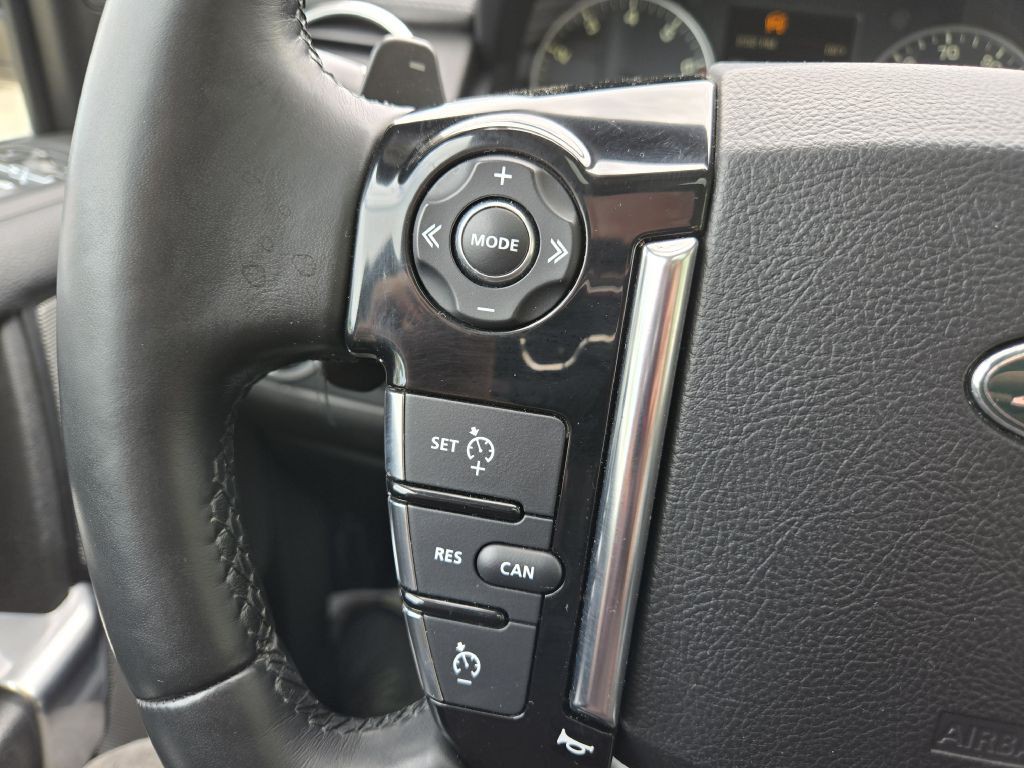 2016 Land Rover LR4 Image 20