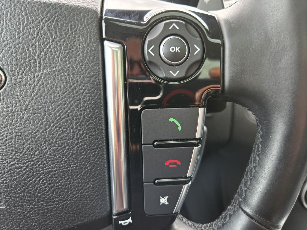 2016 Land Rover LR4 Image 21