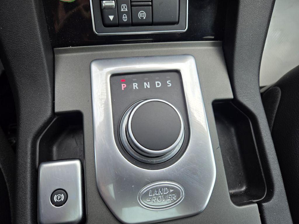 2016 Land Rover LR4 Image 23