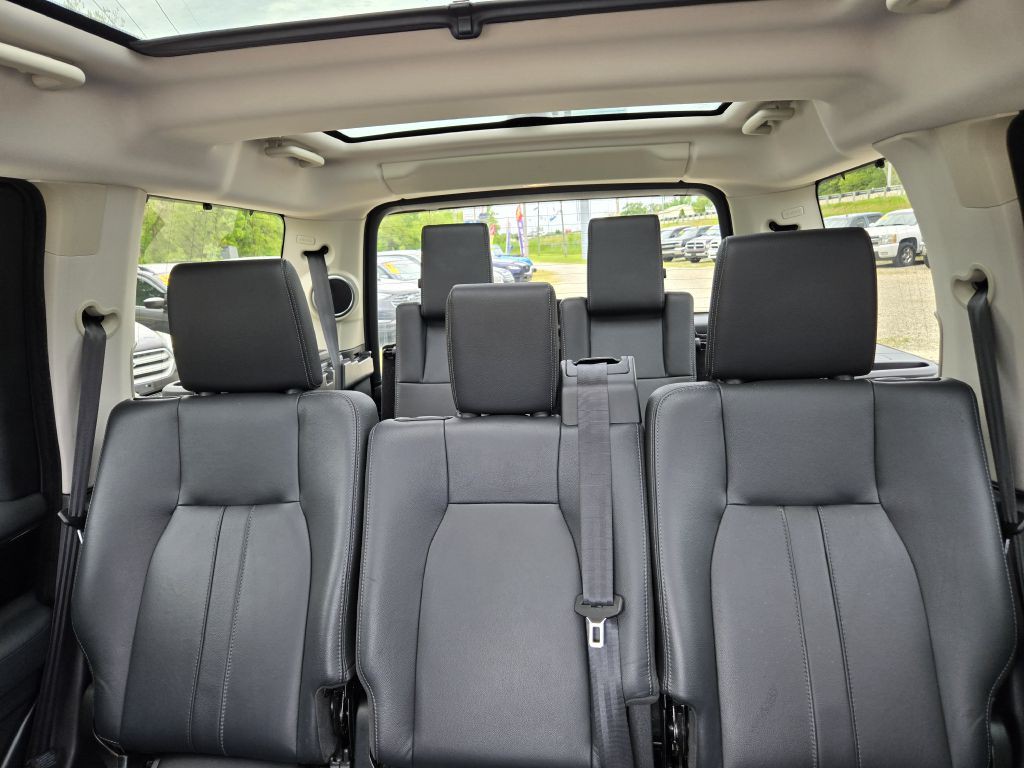 2016 Land Rover LR4 Image 30