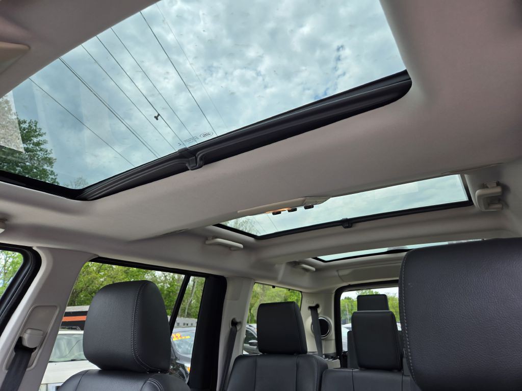 2016 Land Rover LR4 Image 31