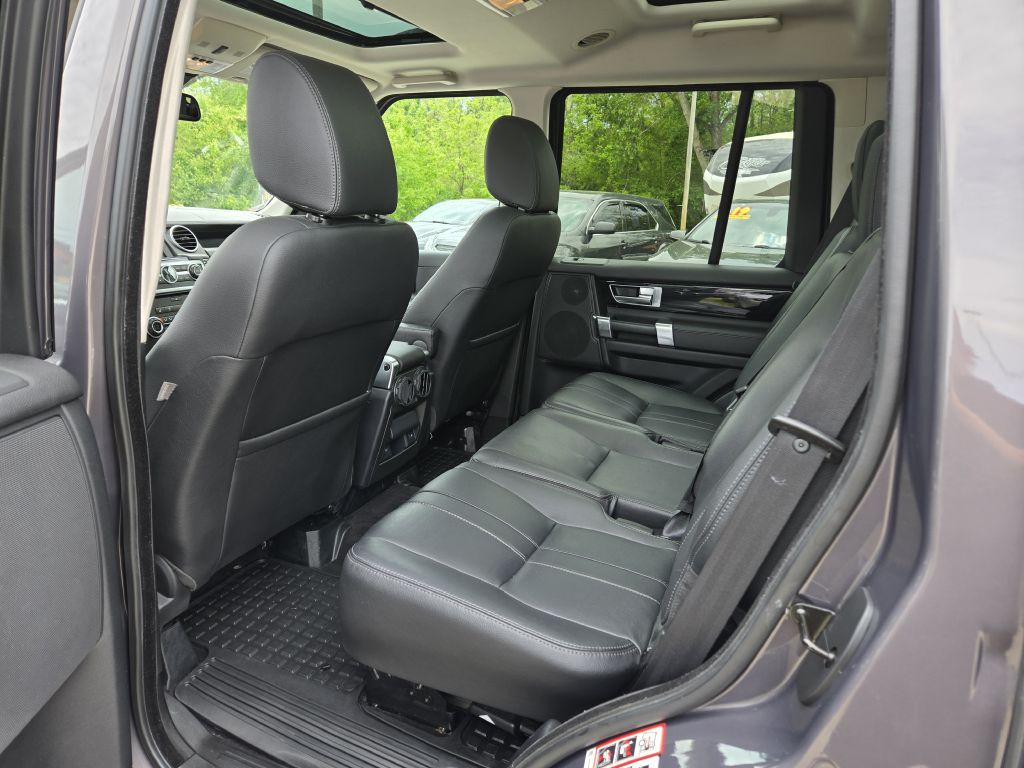2016 Land Rover LR4 Image 32