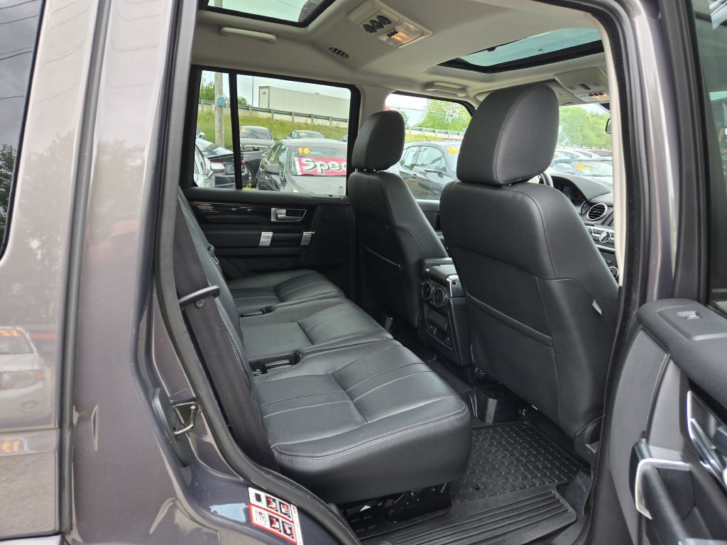 2016 Land Rover LR4 Image 38