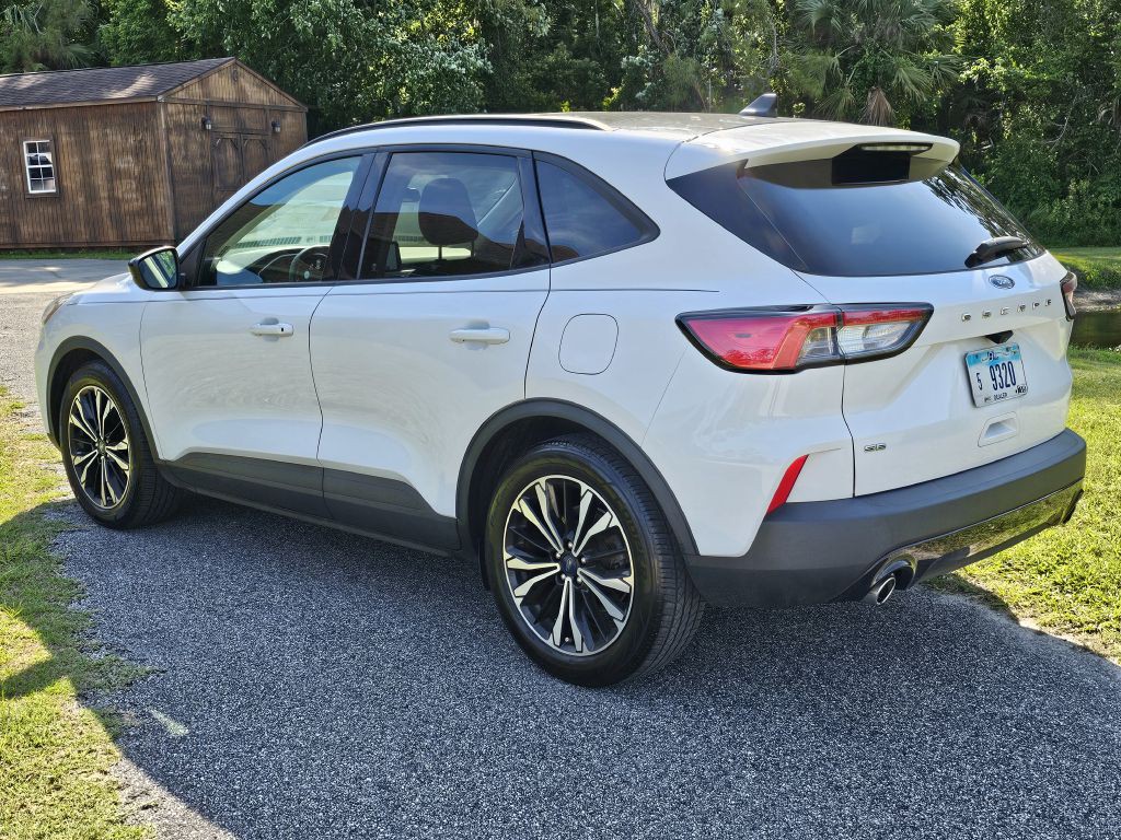 2021 Ford Escape Image 3