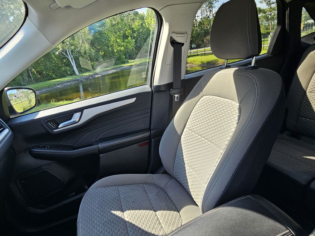 2021 Ford Escape Image 39