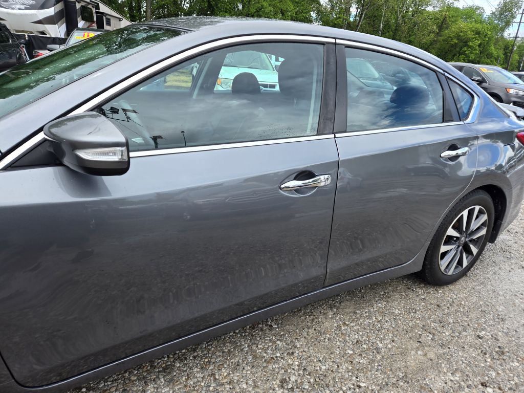 2016 Nissan Altima Image 9