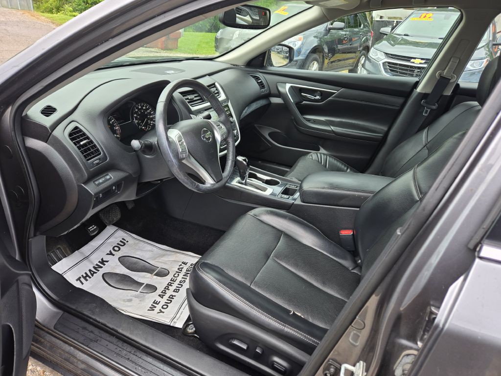 2016 Nissan Altima Image 12