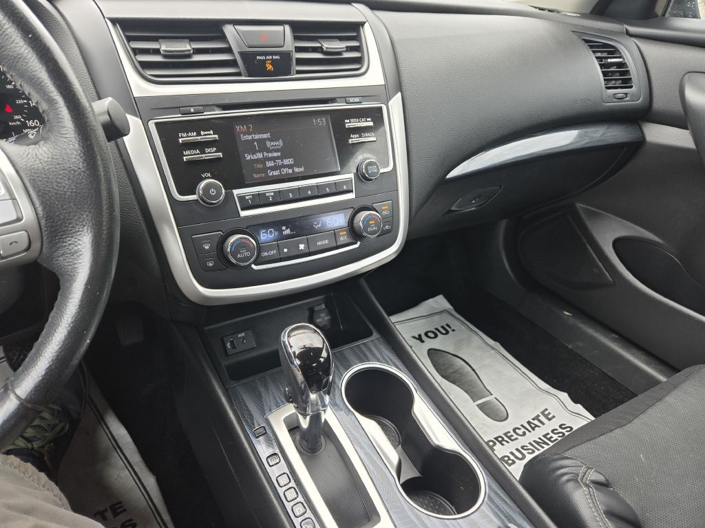 2016 Nissan Altima Image 16