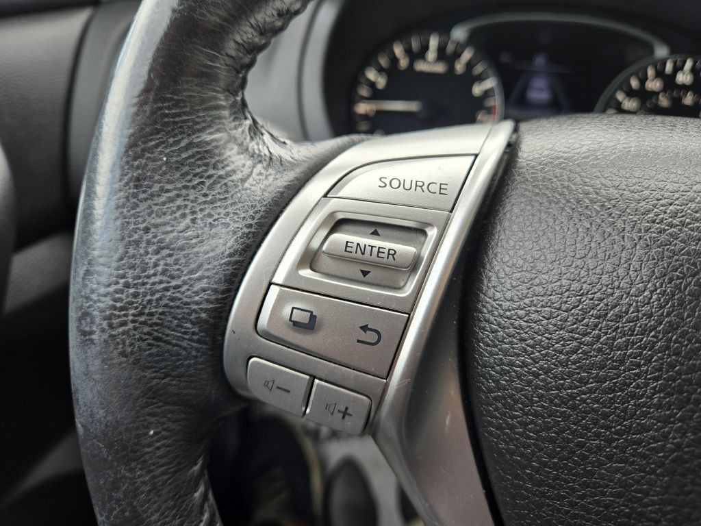 2016 Nissan Altima Image 17