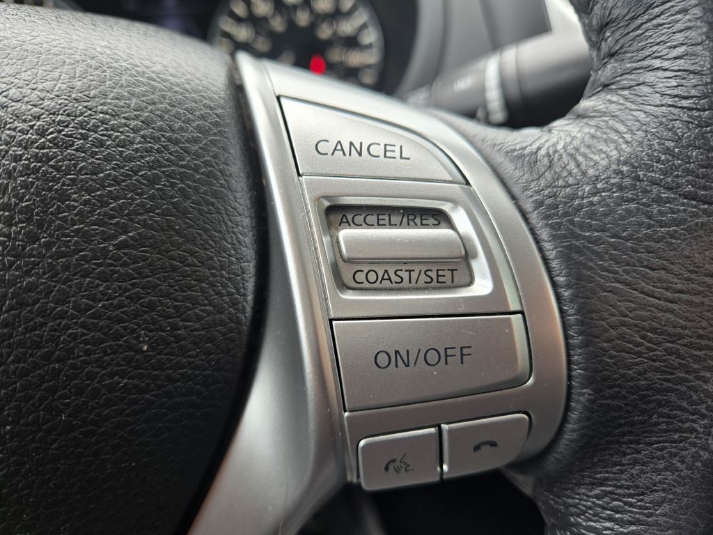 2016 Nissan Altima Image 18