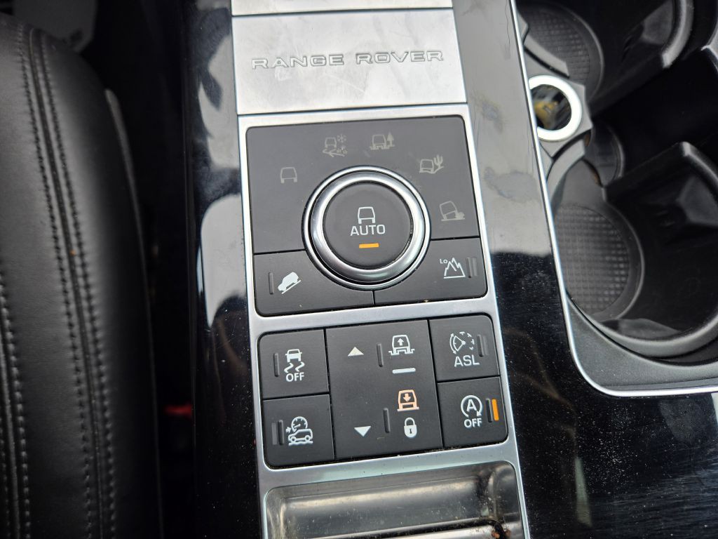 2016 Land Rover Range Rover Image 21