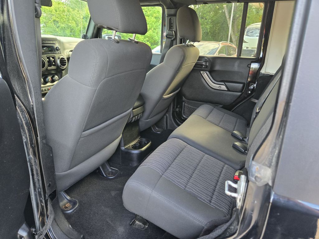 2012 Jeep Wrangler Unlimited Image 24