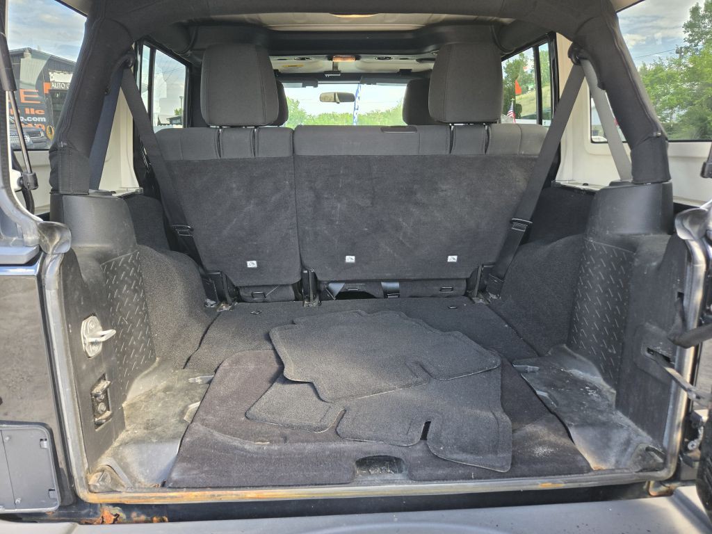 2012 Jeep Wrangler Unlimited Image 27