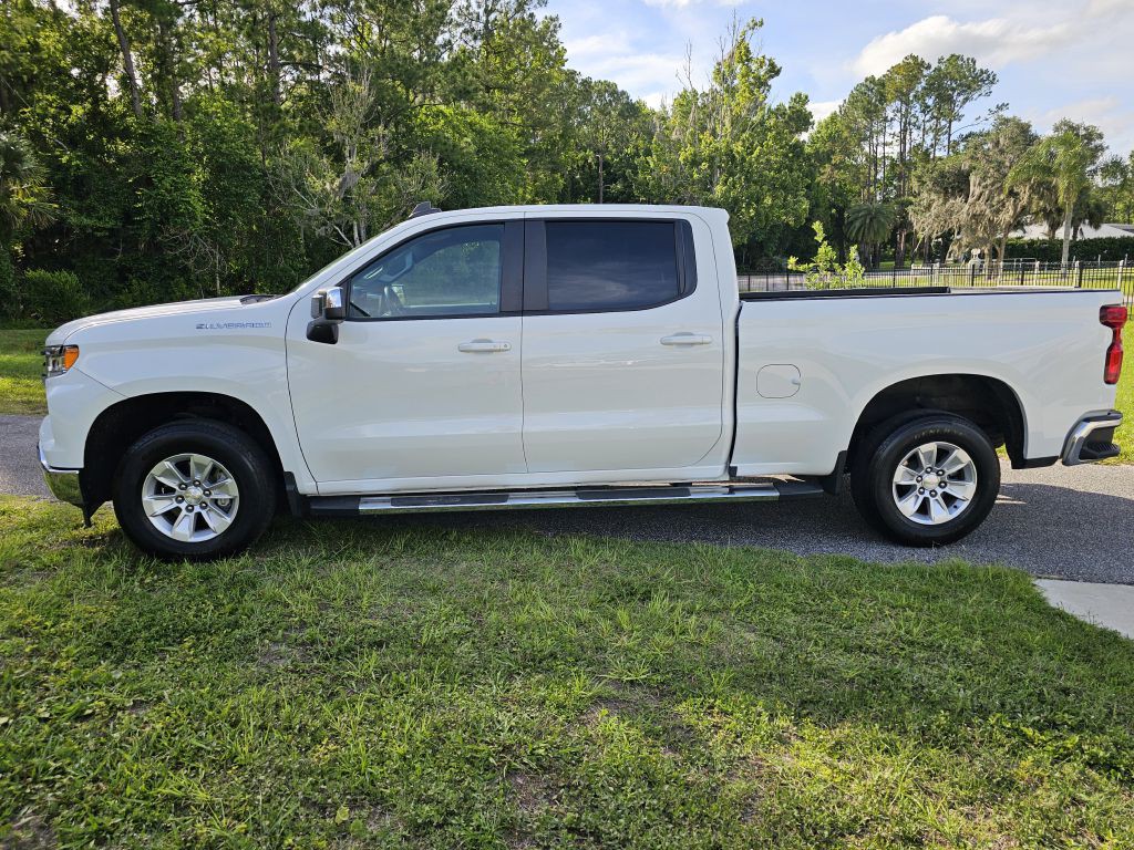 2024 Chevrolet Silverado 1500 Image 2