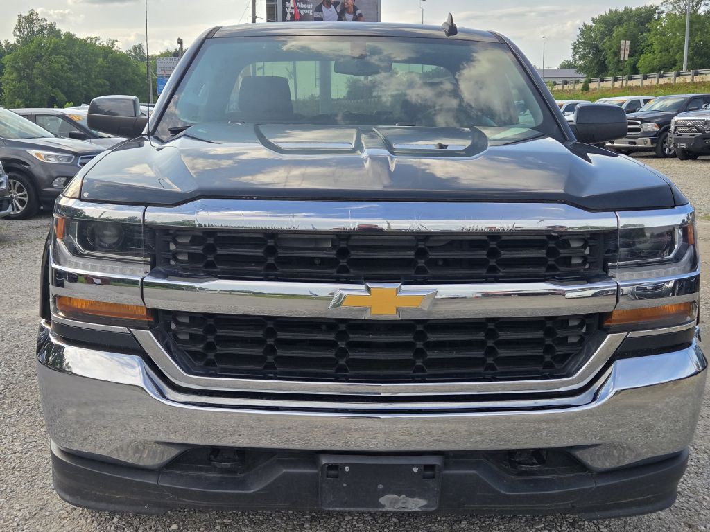 2017 Chevrolet Silverado 1500 Image 2