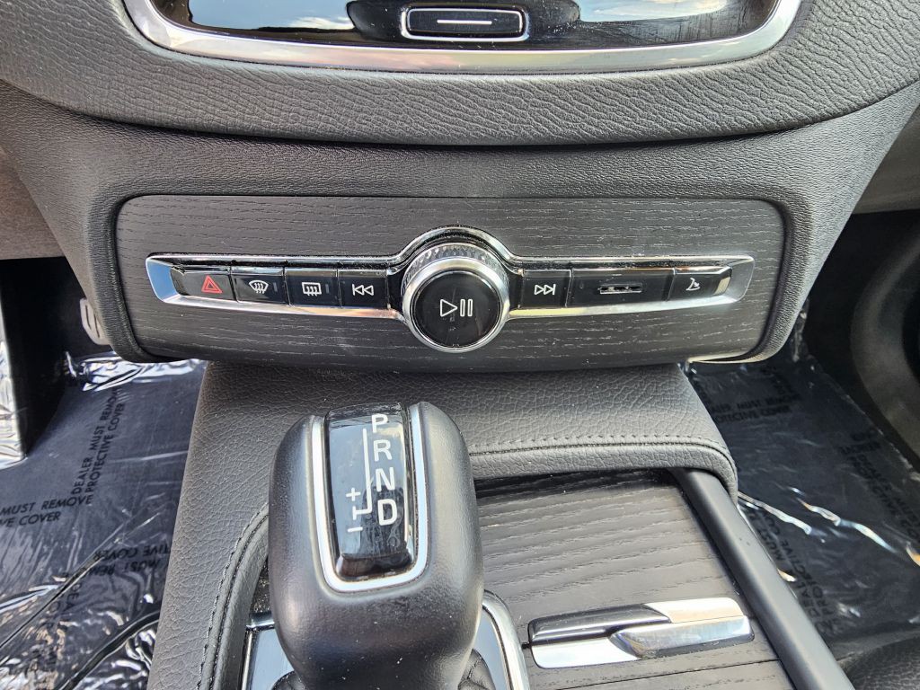 2020 Volvo XC90 Image 20