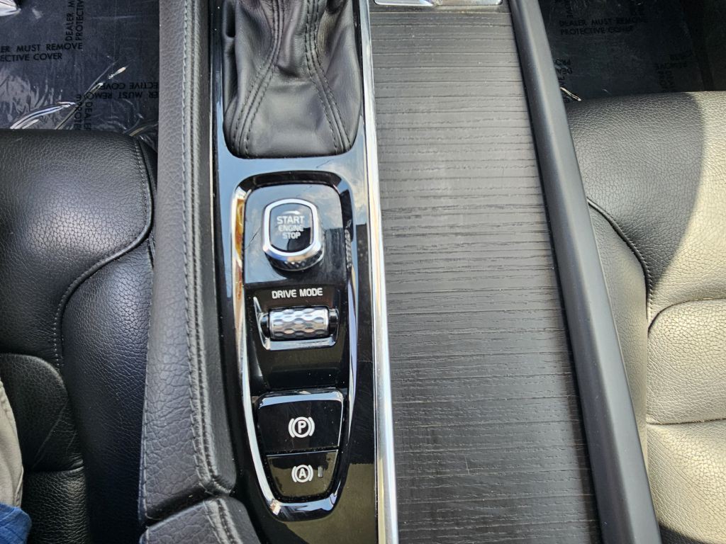 2020 Volvo XC90 Image 21