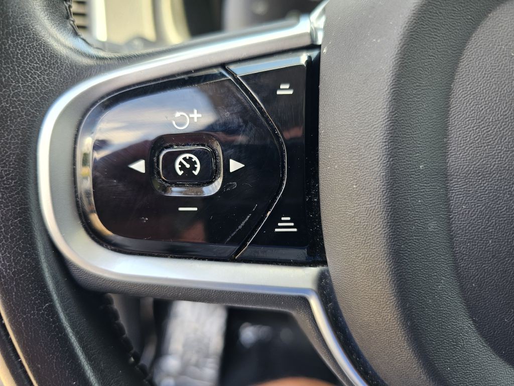 2020 Volvo XC90 Image 23