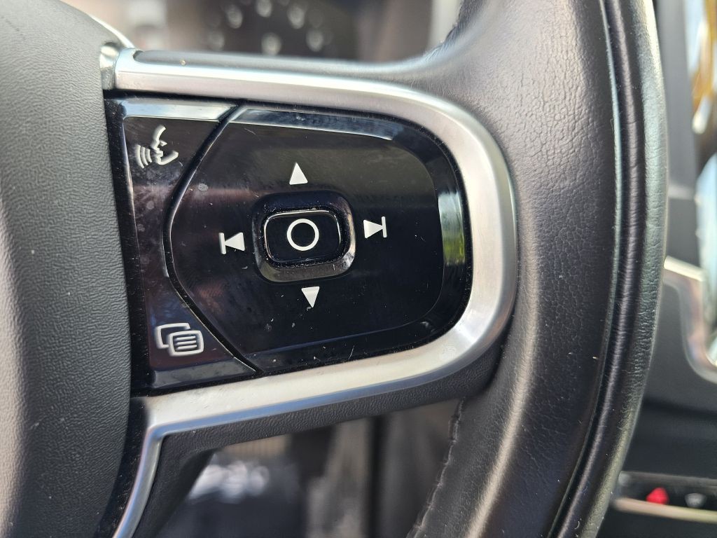 2020 Volvo XC90 Image 24
