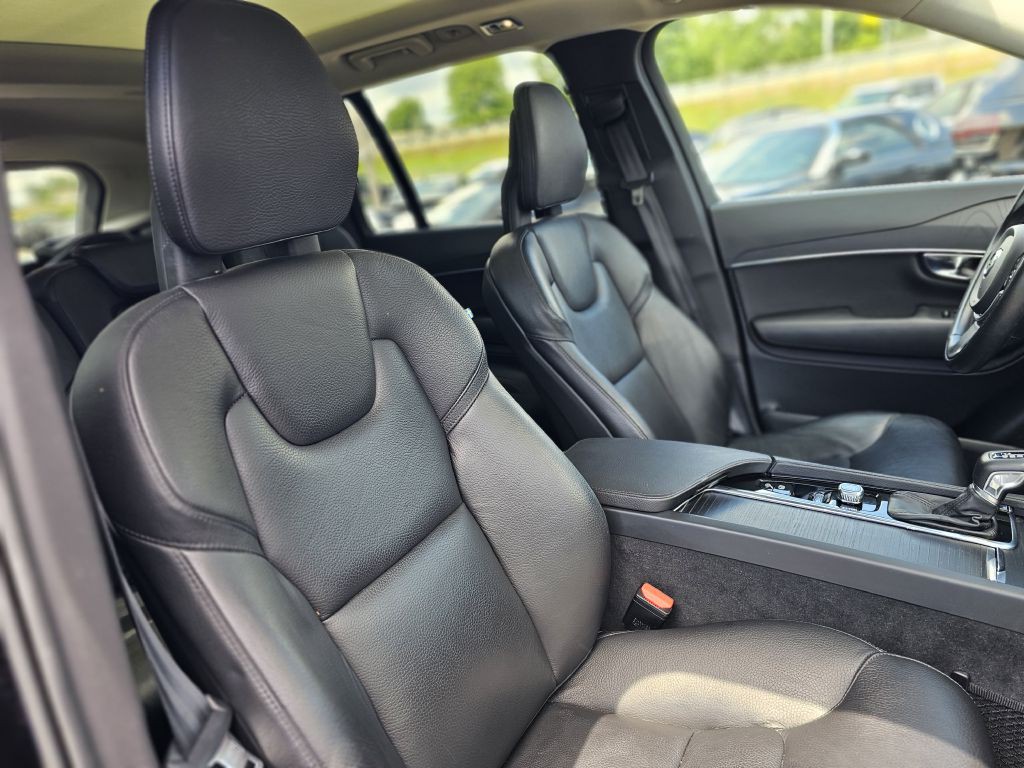 2020 Volvo XC90 Image 31