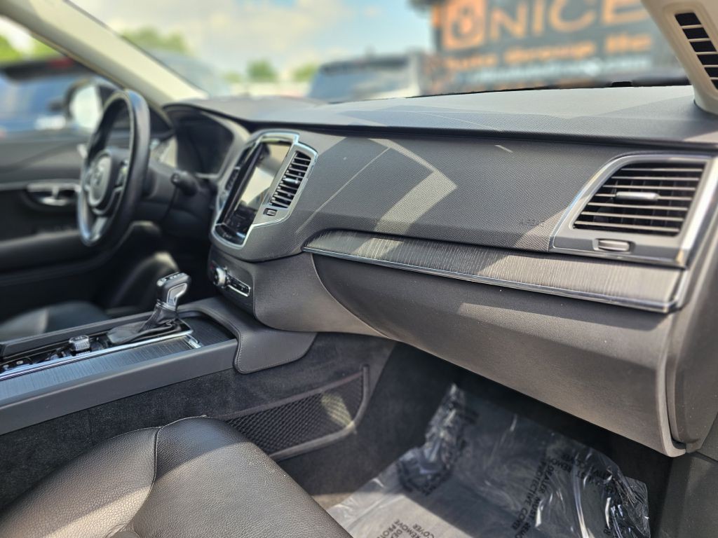 2020 Volvo XC90 Image 33