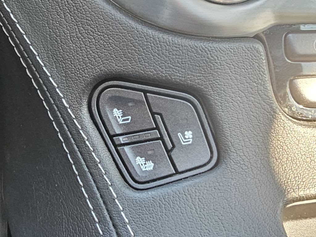 2020 GMC Yukon Image 33
