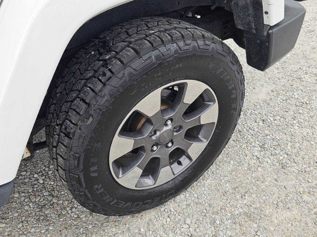 2012 Jeep Wrangler Unlimited Image 13
