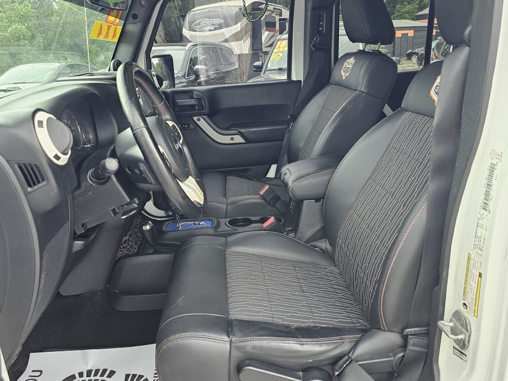 2012 Jeep Wrangler Unlimited Image 15