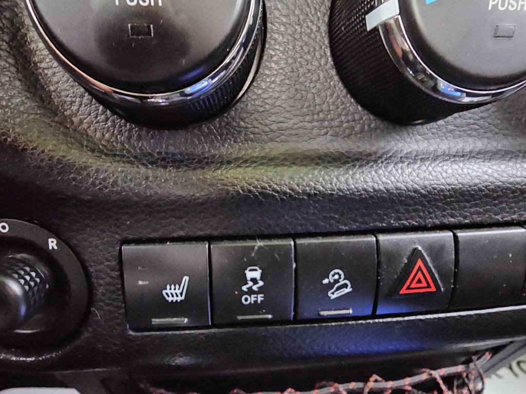 2012 Jeep Wrangler Unlimited Image 33