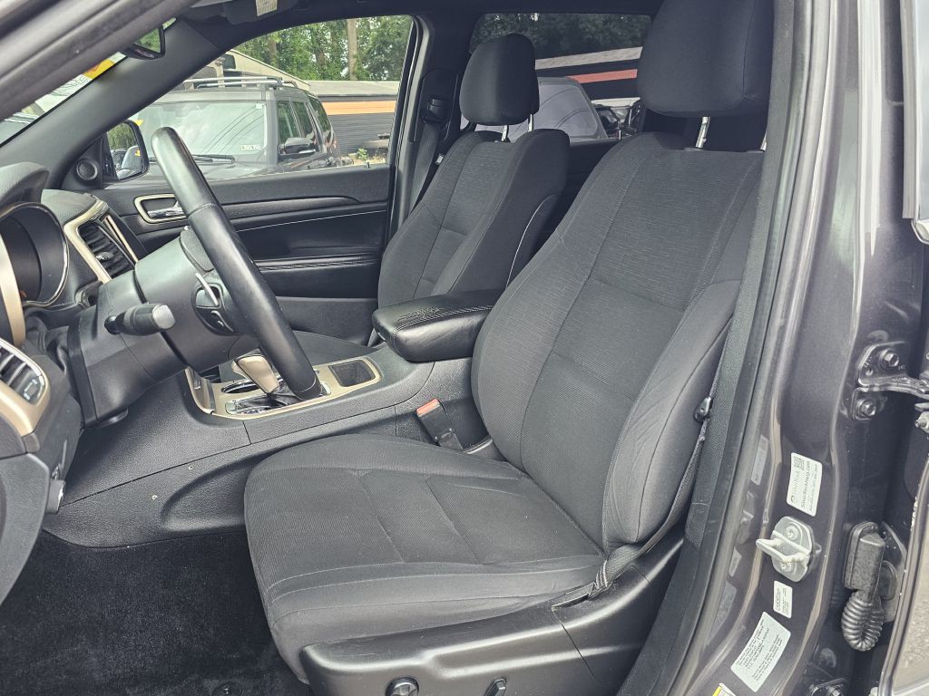 2017 Jeep Grand Cherokee Image 16