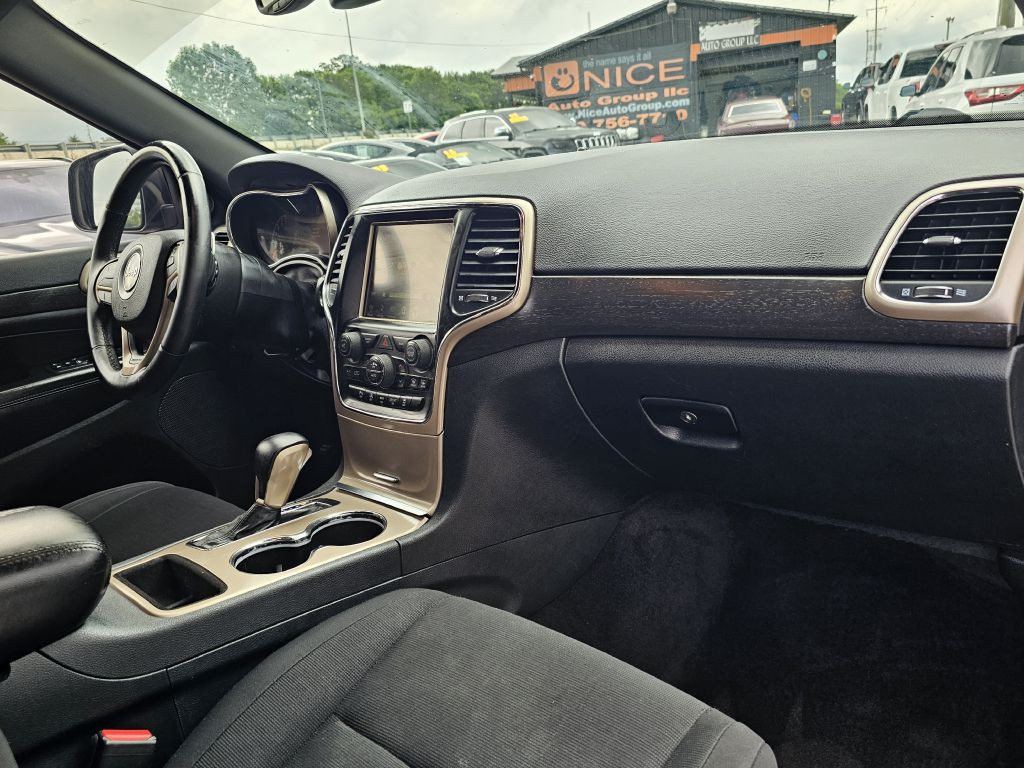 2017 Jeep Grand Cherokee Image 25