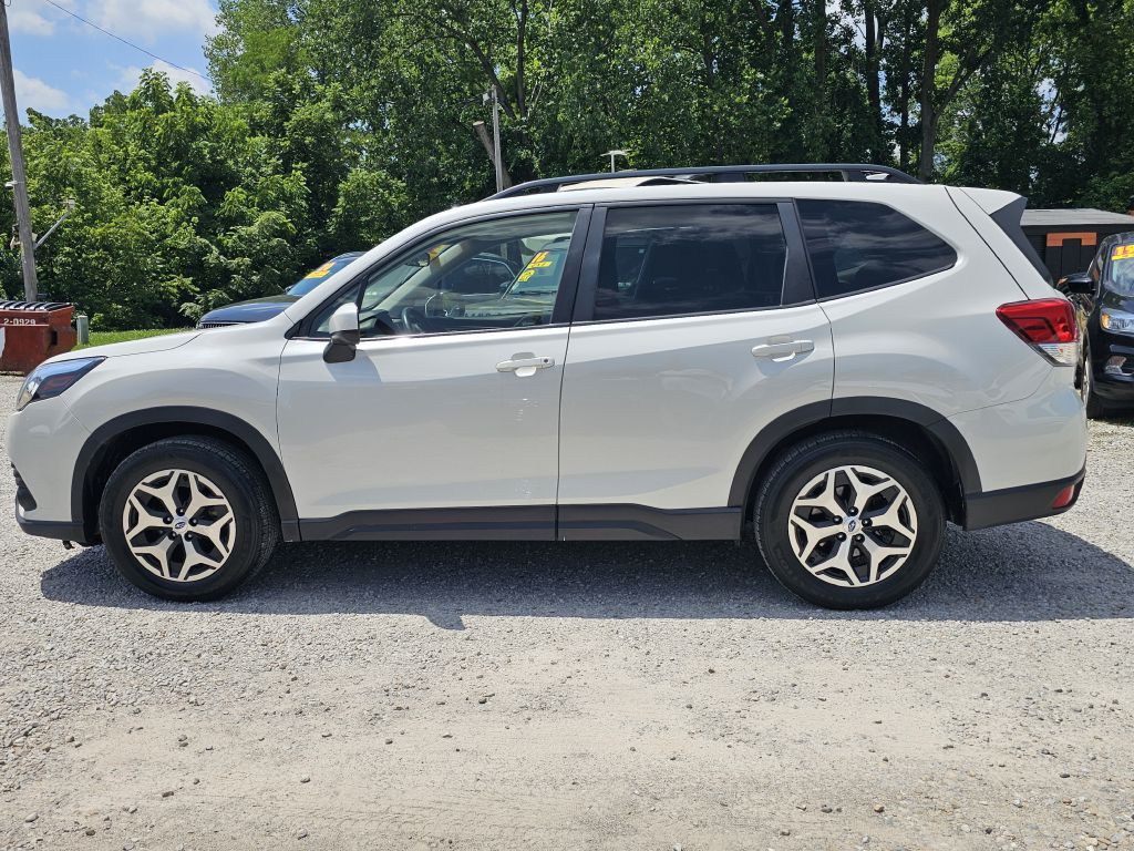 2022 Subaru Forester Image 2