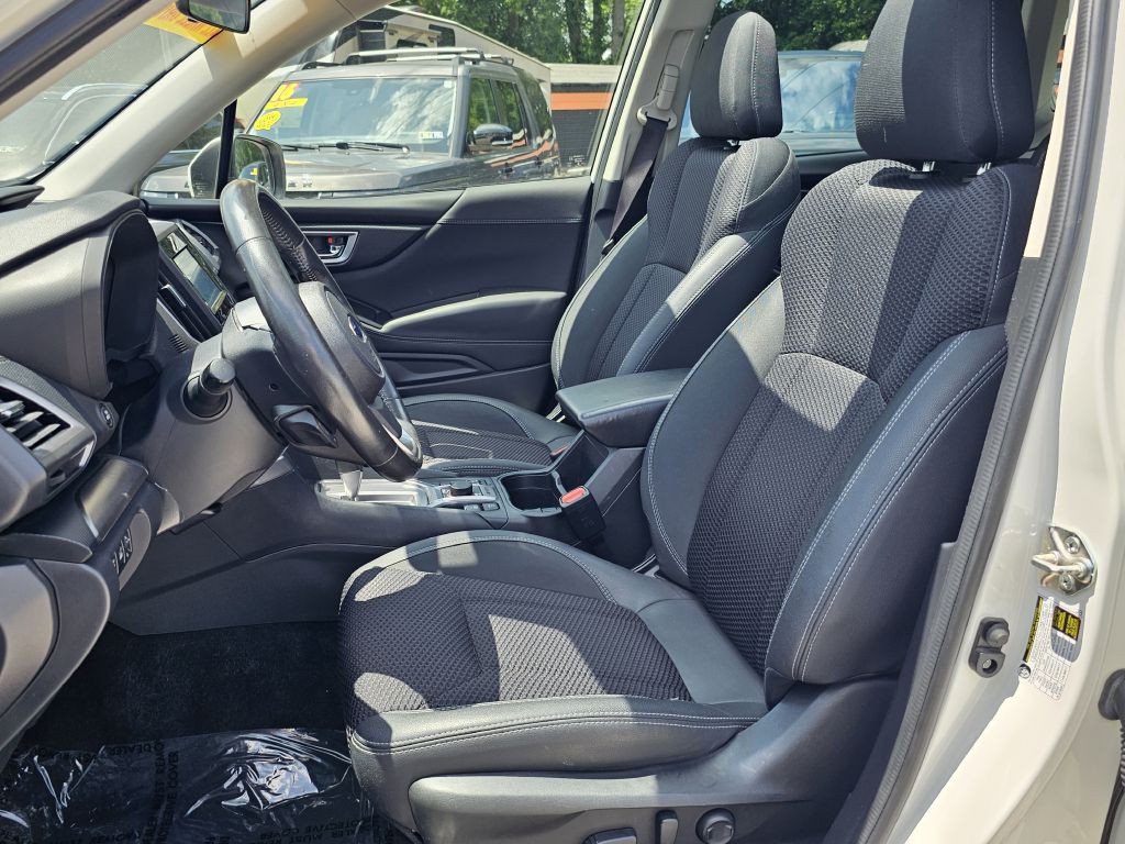 2022 Subaru Forester Image 14