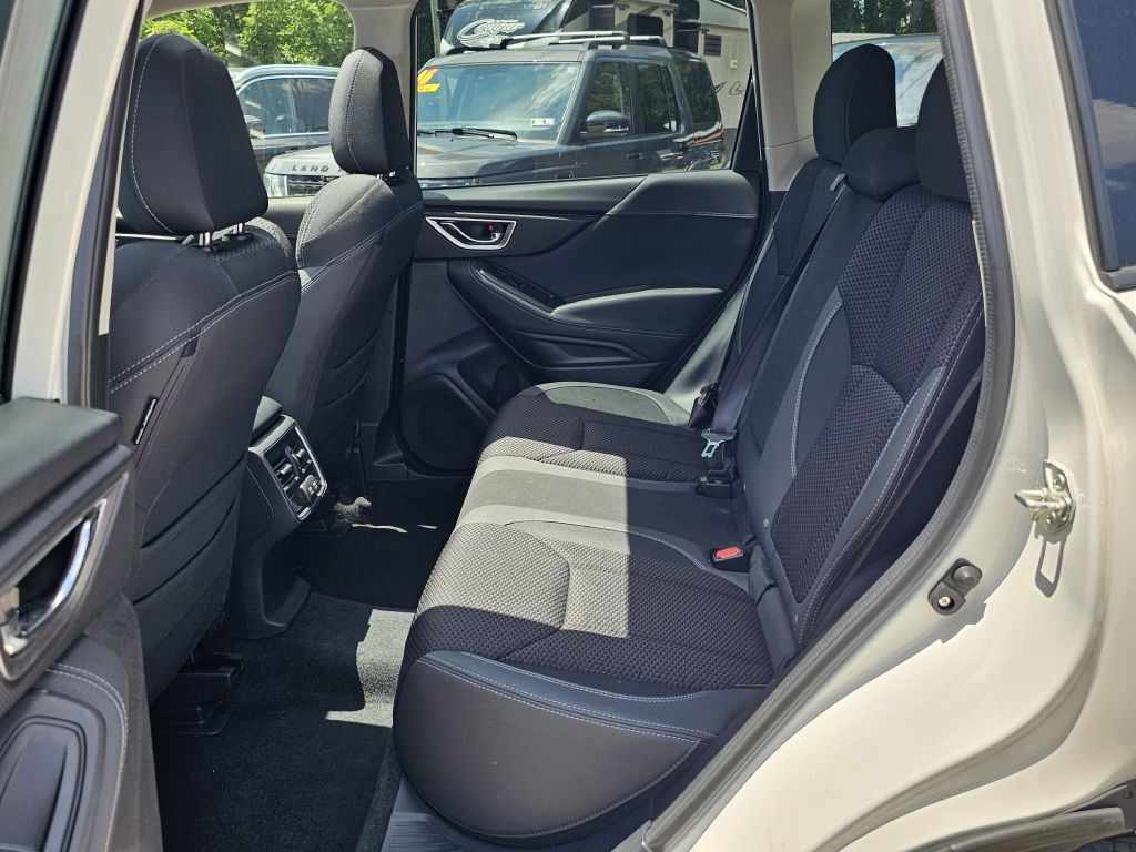 2022 Subaru Forester Image 16