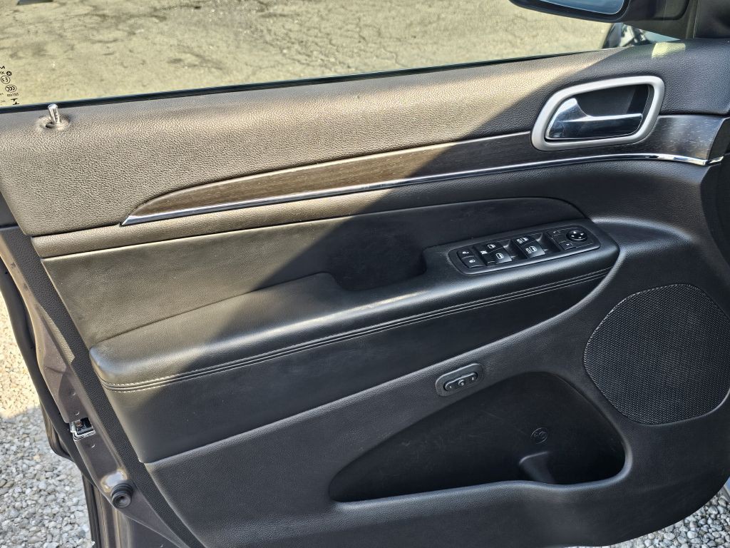 2018 Jeep Grand Cherokee Image 17