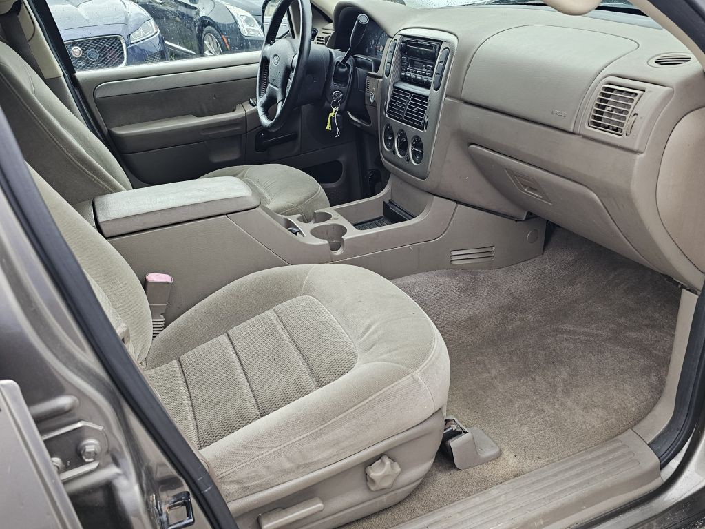 2003 Ford Explorer Image 9