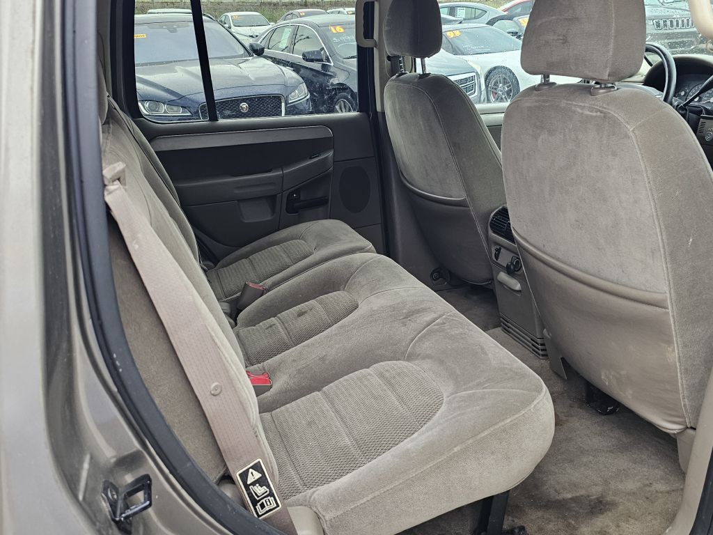 2003 Ford Explorer Image 11