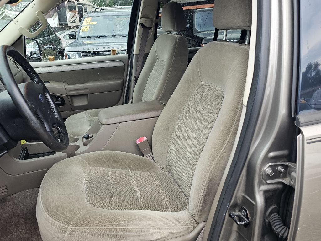 2003 Ford Explorer Image 14