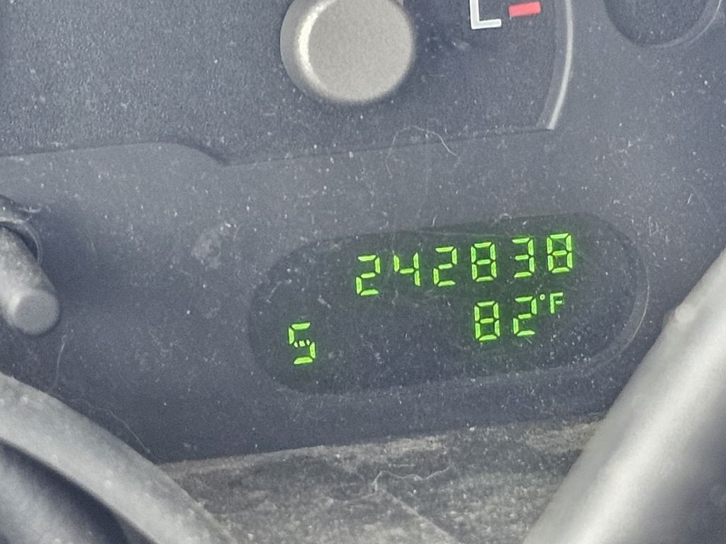 2003 Ford Explorer Image 19