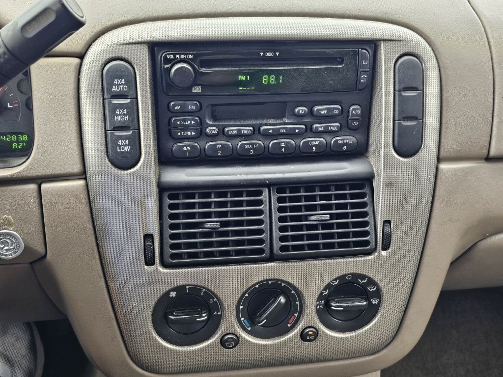 2003 Ford Explorer Image 20