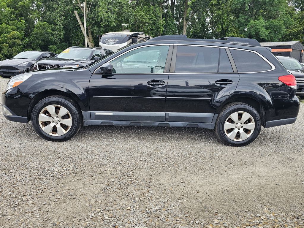 2011 Subaru Outback Image 2