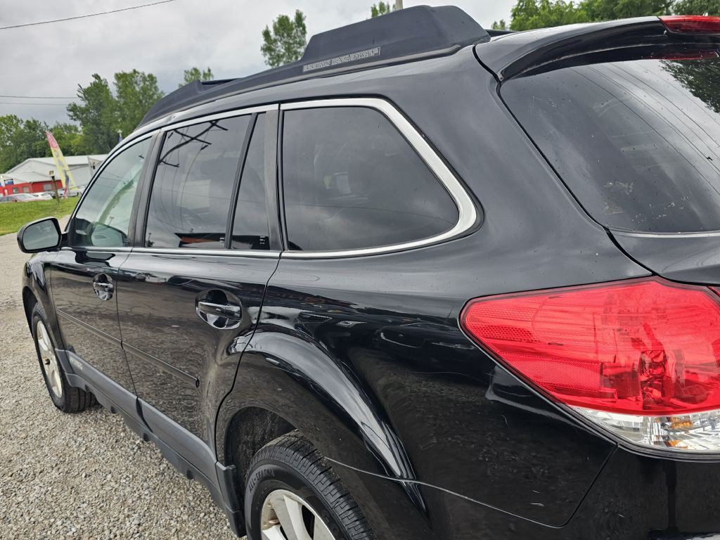 2011 Subaru Outback Image 11