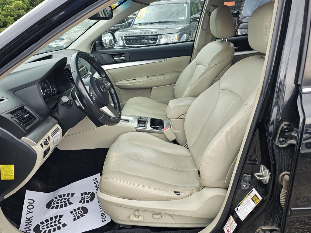 2011 Subaru Outback Image 13
