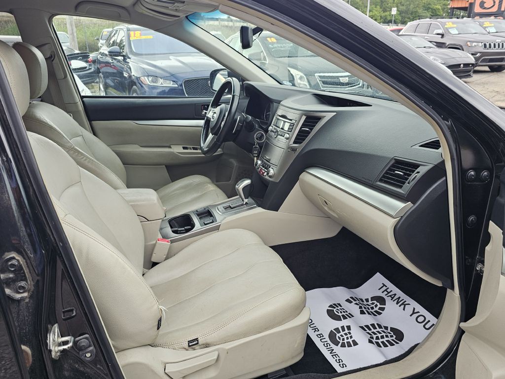 2011 Subaru Outback Image 18