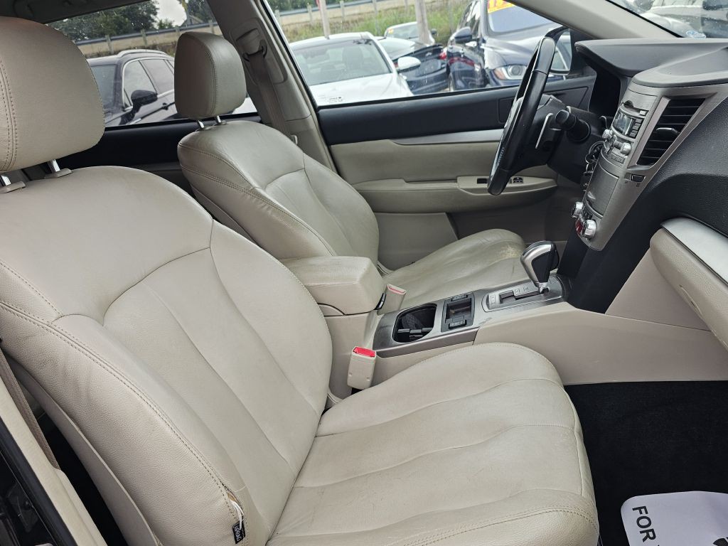 2011 Subaru Outback Image 19