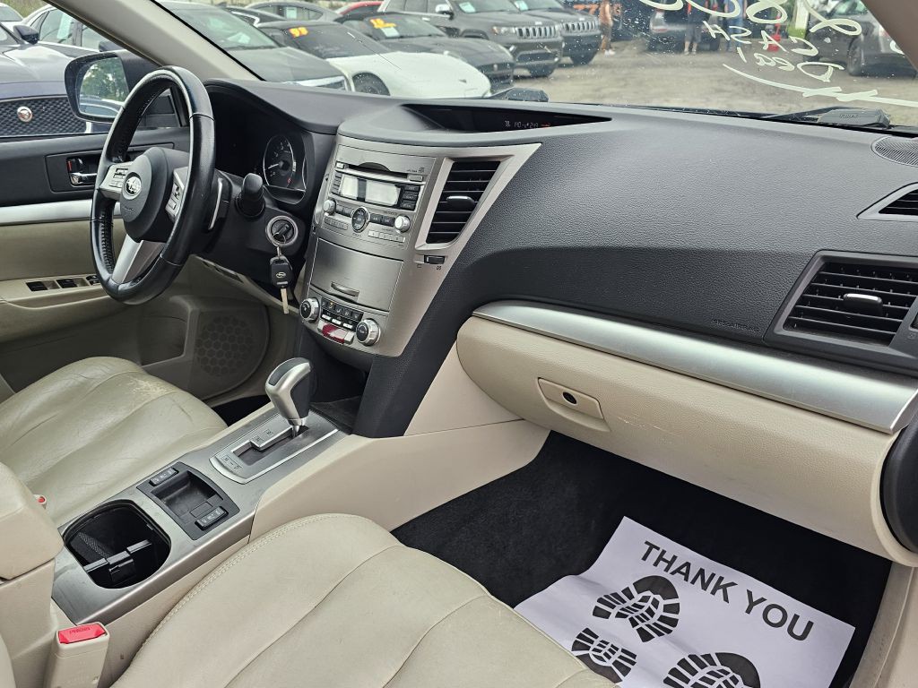2011 Subaru Outback Image 20